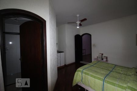 Casa à venda com 338m², 4 quartos e 3 vagasQuarto 1 suite