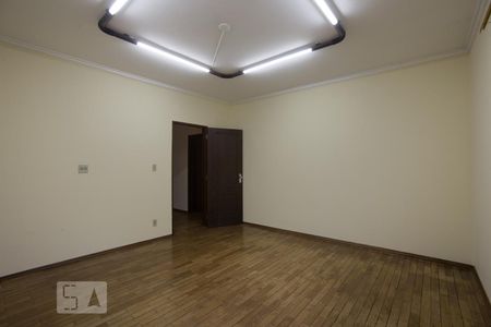 Casa para alugar com 350m², 4 quartos e 2 vagasQuarto