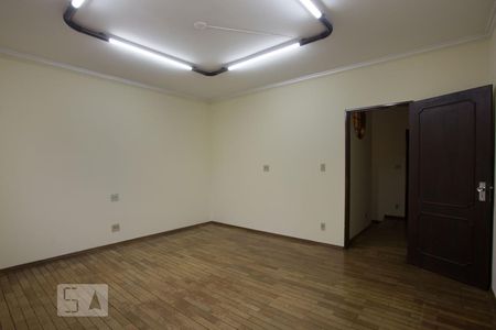 Casa para alugar com 350m², 4 quartos e 2 vagasQuarto