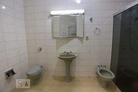 Casa para alugar com 350m², 4 quartos e 2 vagasBanheiro da suíte 2