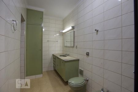 Casa para alugar com 350m², 4 quartos e 2 vagasBanheiro da suíte 3