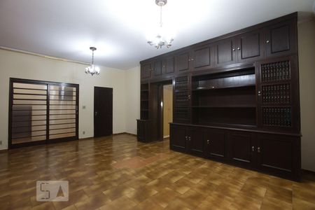 Sala de casa para alugar com 4 quartos, 350m² em Jardim Macedo, Ribeirão Preto