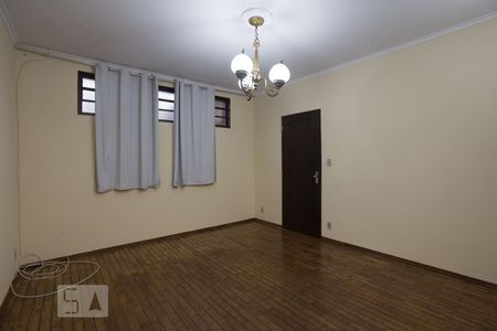 Casa para alugar com 350m², 4 quartos e 2 vagasSala de TV