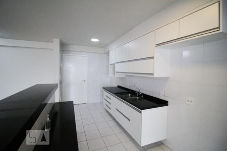 Apartamento para alugar com 134m², 3 quartos e 3 vagasCozinha