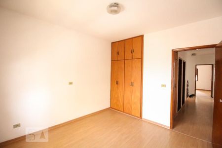 Casa à venda com 260m², 5 quartos e 4 vagas Casa à venda com 260m², 5 quartos e 4 vagasQuarto 3