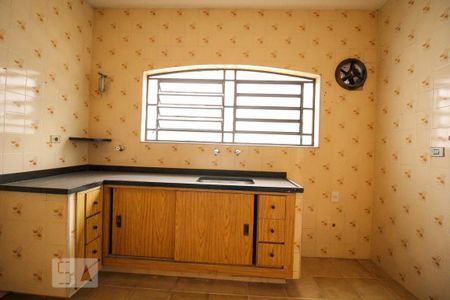 Casa à venda com 260m², 5 quartos e 4 vagas Casa à venda com 260m², 5 quartos e 4 vagasCozinha