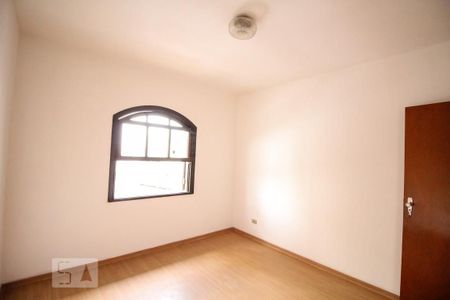 Casa à venda com 260m², 5 quartos e 4 vagas Casa à venda com 260m², 5 quartos e 4 vagasQuarto 2