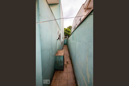 Casa à venda com 175m², 4 quartos e 2 vagasCorredor Lateral