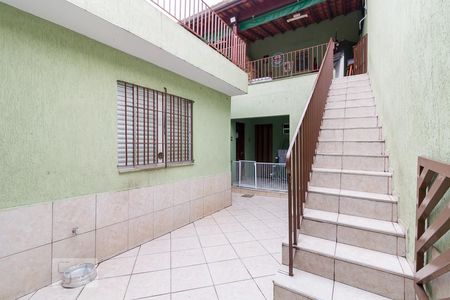 Casa à venda com 300m², 3 quartos e 2 vagasQuintal - fundos