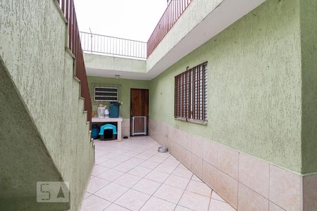 Casa à venda com 300m², 3 quartos e 2 vagasQuintal - fundos