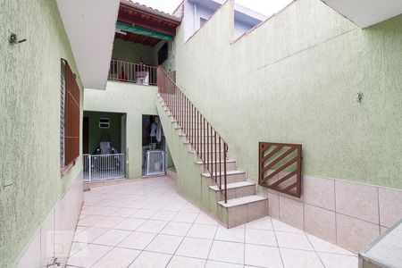Casa à venda com 300m², 3 quartos e 2 vagasQuintal - fundos