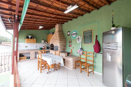 Casa à venda com 300m², 3 quartos e 2 vagasChurrasqueira