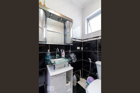 Casa à venda com 300m², 3 quartos e 2 vagasBanheiro social