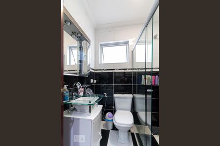 Casa à venda com 300m², 3 quartos e 2 vagasBanheiro social