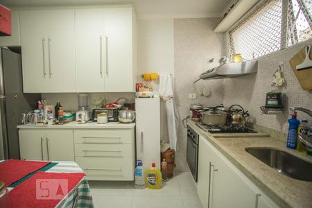 Apartamento para alugar com 69m², 2 quartos e 1 vagaCozinha - Armários