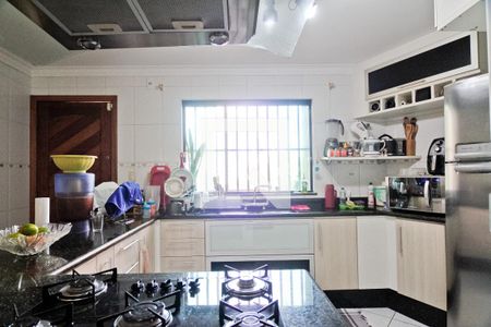 Casa à venda com 250m², 3 quartos e 4 vagas Casa à venda com 250m², 3 quartos e 4 vagasCozinha