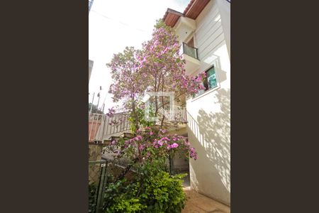 Casa à venda com 250m², 3 quartos e 4 vagas Casa à venda com 250m², 3 quartos e 4 vagasÁrea Externa