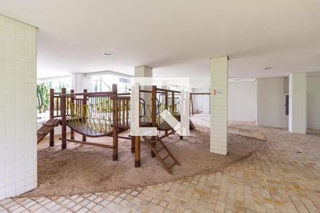 Apartamento à venda com 73m², 2 quartos e 1 vaga Apartamento à venda com 73m², 2 quartos e 1 vagaÁrea comum - Playground