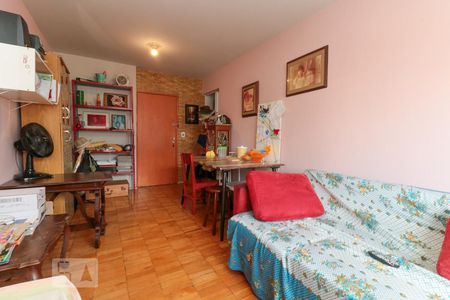 Apartamento à venda com 90m², 3 quartos e sem vaga Apartamento à venda com 90m², 3 quartos e sem vagaSala