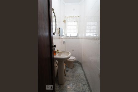 Lavabo de casa para alugar com 3 quartos, 180m² em Vila Ema, São Paulo