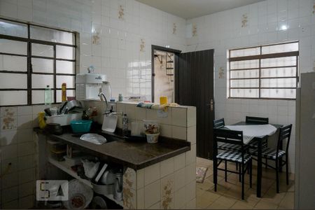 Casa à venda com 170m², 3 quartos e 4 vagasCozinha