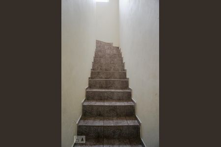 Escadas de casa à venda com 3 quartos, 170m² em Vila Nova Cachoeirinha, São Paulo