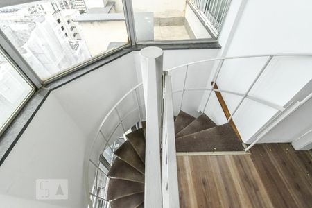 Escadaria de apartamento à venda com 3 quartos, 117m² em Liberdade, São Paulo