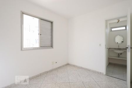 Quarto 1 de apartamento para alugar com 2 quartos, 55m² em Santa Teresinha, São Paulo