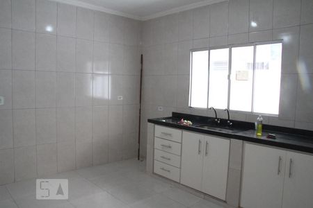 Casa para alugar com 120m², 2 quartos e 2 vagasCozinha