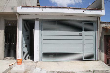 Casa para alugar com 120m², 2 quartos e 2 vagasFachada