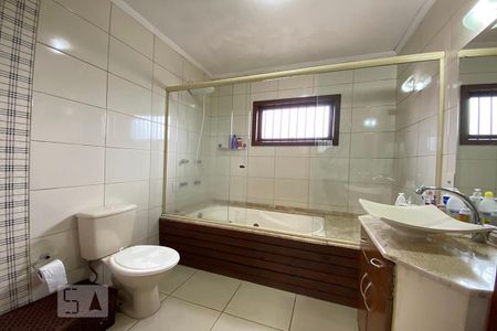 Casa à venda com 400m², 4 quartos e 3 vagasBanheiro da Suíte 1