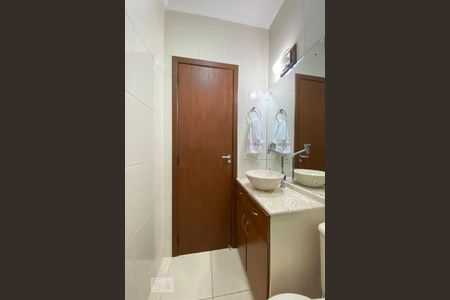 Casa à venda com 400m², 4 quartos e 3 vagasBanheiro da Suíte 2