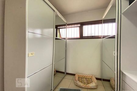Casa à venda com 400m², 4 quartos e 3 vagasCloset da Suíte 1