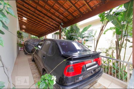 Casa à venda com 459m², 3 quartos e 5 vagas Casa à venda com 459m², 3 quartos e 5 vagasGaragem