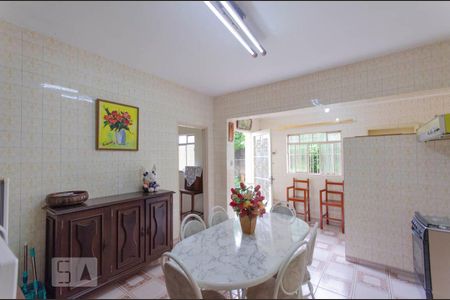 Casa à venda com 459m², 3 quartos e 5 vagas Casa à venda com 459m², 3 quartos e 5 vagasCozinha 2