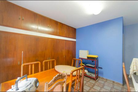 Casa à venda com 459m², 3 quartos e 5 vagas Casa à venda com 459m², 3 quartos e 5 vagasQuarto 2