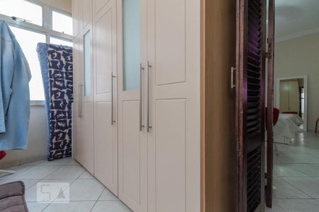 Apartamento à venda com 300m², 4 quartos e 1 vagaDetalhe da Suíte 1 - Closet