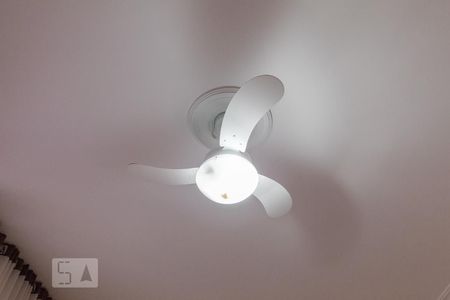 Apartamento à venda com 300m², 4 quartos e 1 vagaDetalhe da Suíte 1 - Ventilador de teto