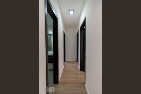 Corredor Quartos de apartamento para alugar com 3 quartos, 74m² em Vila Gomes, São Paulo