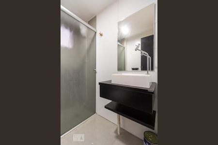 Banheiro Social de apartamento para alugar com 3 quartos, 74m² em Vila Gomes, São Paulo