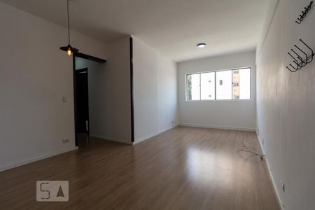 Sala de apartamento para alugar com 3 quartos, 74m² em Vila Gomes, São Paulo