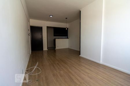 Sala de apartamento para alugar com 3 quartos, 74m² em Vila Gomes, São Paulo