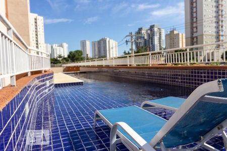 Apartamento à venda com 70m², 3 quartos e 1 vaga Apartamento à venda com 70m², 3 quartos e 1 vagaÁrea comum - Piscina