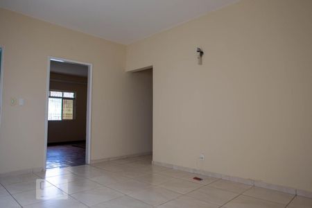 Sala de casa para alugar com 6 quartos, 230m² em Taguatinga Sul (taguatinga), Brasília