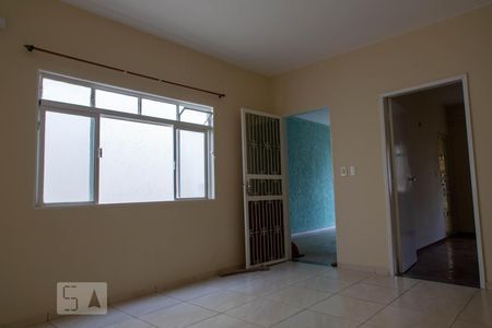 Sala de casa para alugar com 6 quartos, 230m² em Taguatinga Sul (taguatinga), Brasília