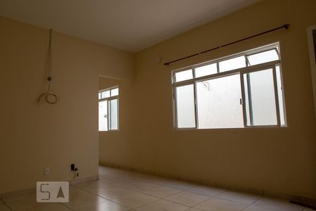 Sala de casa para alugar com 6 quartos, 230m² em Taguatinga Sul (taguatinga), Brasília