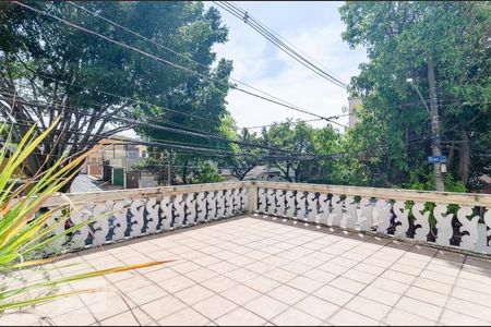 Casa à venda com 210m², 4 quartos e 3 vagas Casa à venda com 210m², 4 quartos e 3 vagasSacada da Suíte