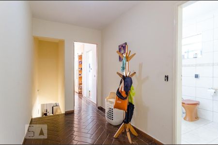 Casa à venda com 210m², 4 quartos e 3 vagas Casa à venda com 210m², 4 quartos e 3 vagasHall dos Quartos