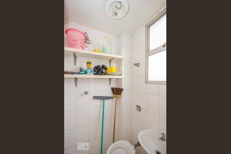 Apartamento à venda com 80m², 3 quartos e 2 vagasBanheiro de Serviço