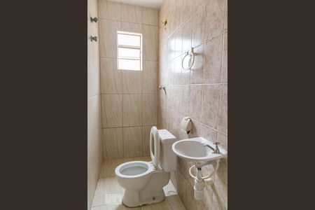 Banheiro de casa para alugar com 1 quarto, 50m² em Vila Mazzei, São Paulo